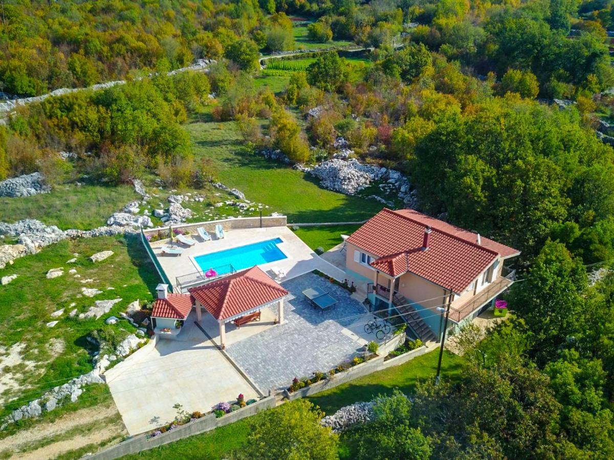 אומיס Villa Katja מראה חיצוני תמונה