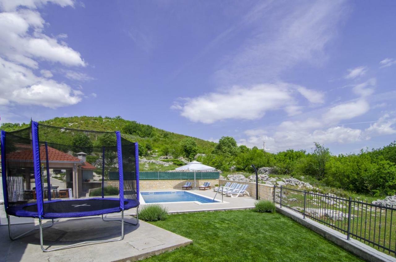 אומיס Villa Katja מראה חיצוני תמונה